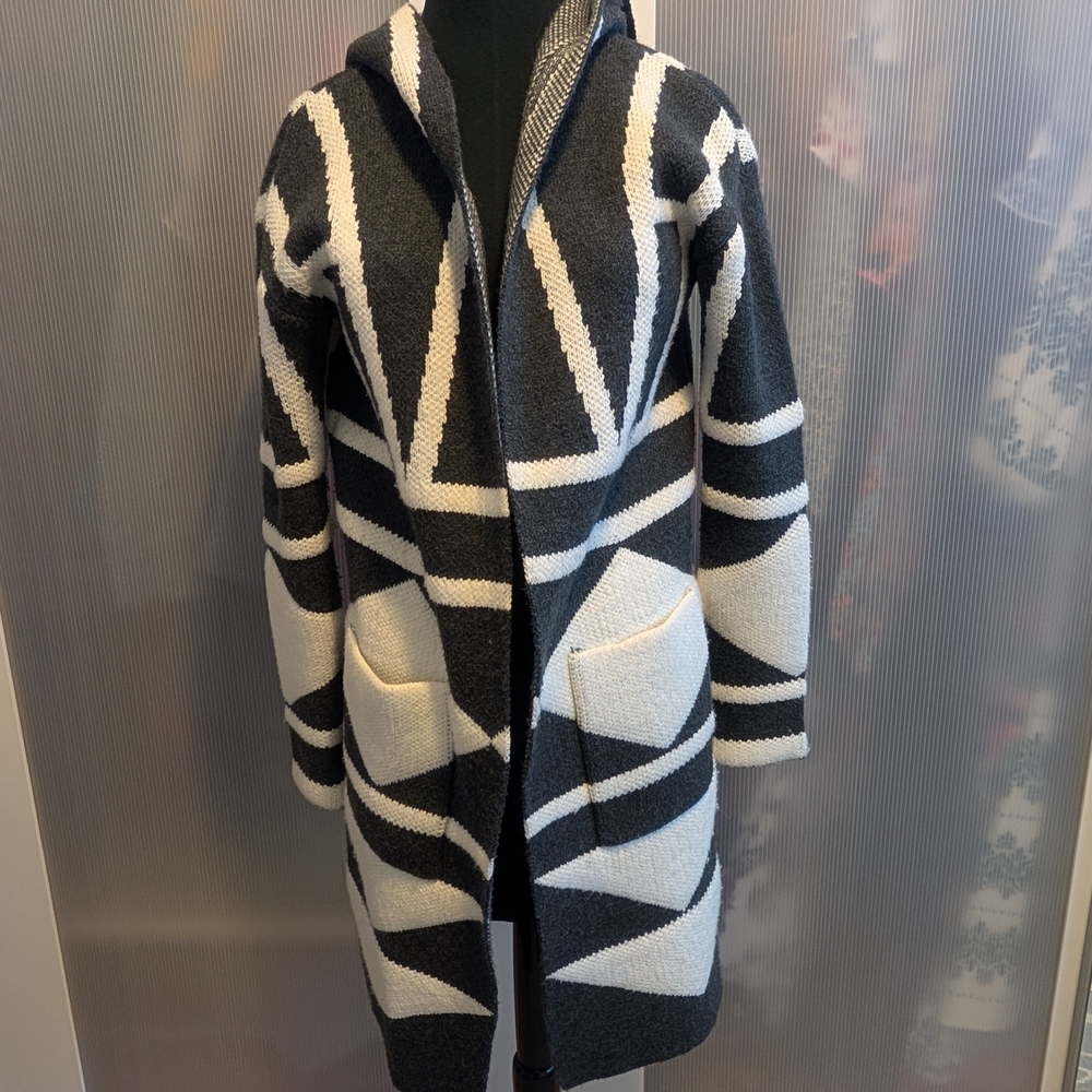 Merona Black and White Geometric Cardigan